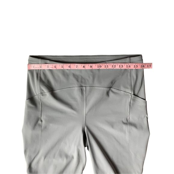 Lululemon Swift Speed High-Rise Tight 28"
Brushed Luxtreme - Picture 15 of 16